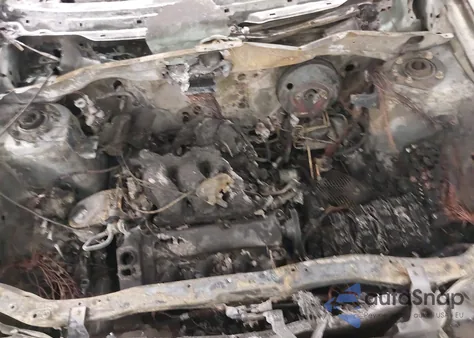 2002 Ford Escape Xlt from USA, damaged, VIN 1FMYU041X2KB12754